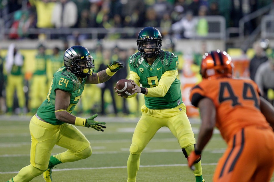 The 9 Ugliest University Of Oregon Football Uniforms In Recent Memory - CBS  San Francisco