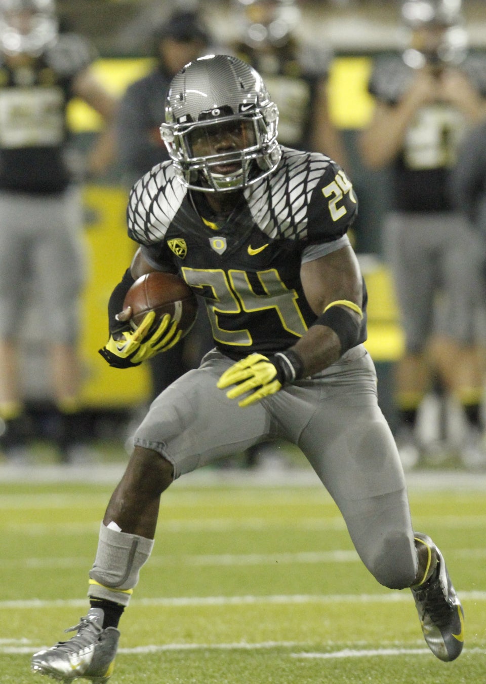 Electric Yellow' uniform combo vs' Washington. (2018)  Oregon football,  College football uniforms, Nfl football art