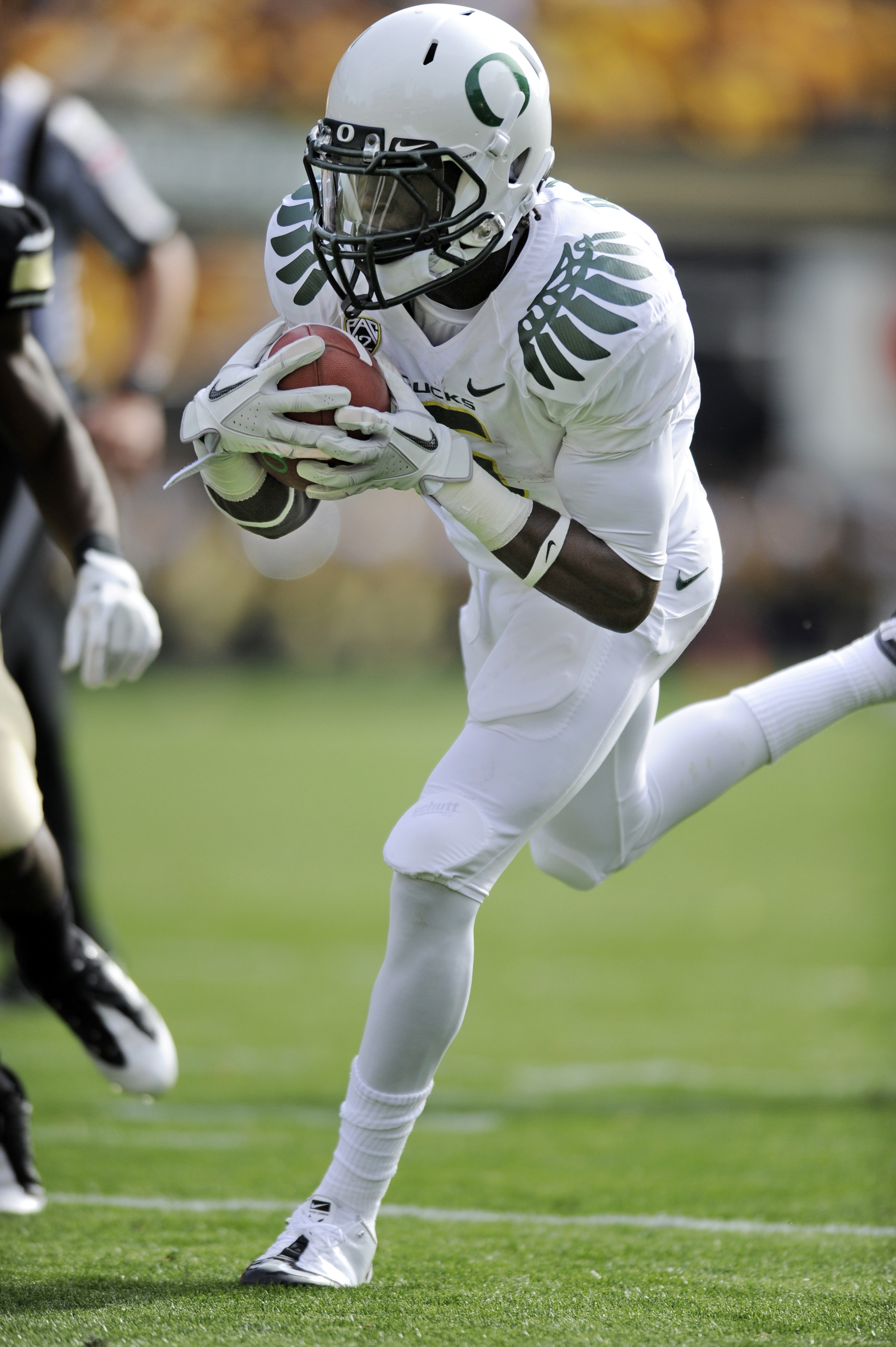 white oregon football jersey