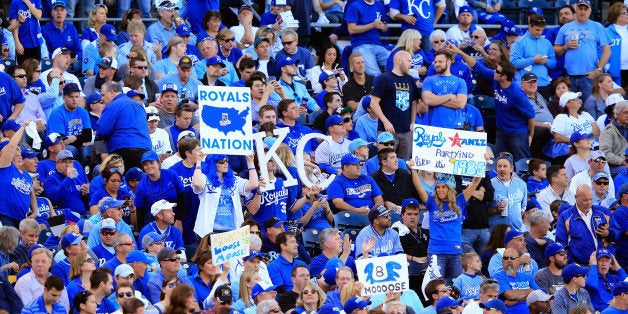 Twitter reaction: Royals fans swarm downtown KC for World Series parade