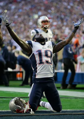 Marshawn Lynch Wears Gold Cleats During Super Bowl XLIX Warm-Ups, News,  Scores, Highlights, Stats, and Rumors