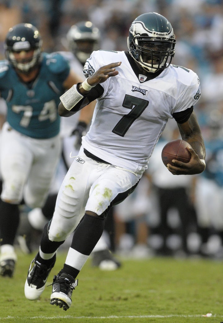 Michael Vick Dominates In Jacksonville To Continue Comeback (HIGHLIGHTS