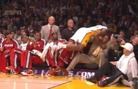Ron Artest Slams Into Jamaal Magloire On Heat Bench Video Huffpost