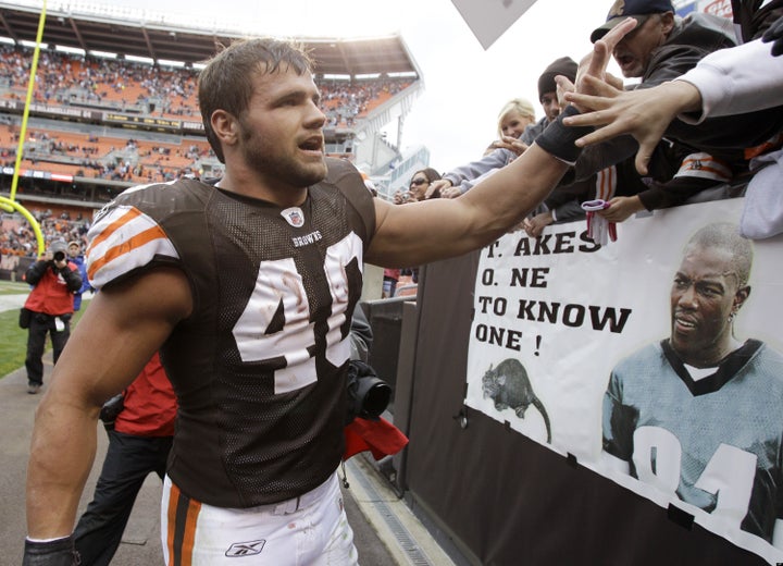 Cleveland Browns running back Peyton Hillis unlikely to be franchised, but  team will try to re-sign him 