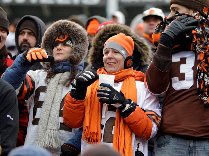 Ken Lanci Cleveland Browns Fan Sues Team And Nfl Over Lockout Huffpost 3105