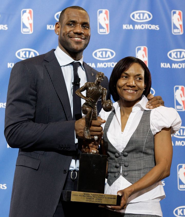 Gloria James Arrested LeBron's Mother Booked At Miami Beach Hotel