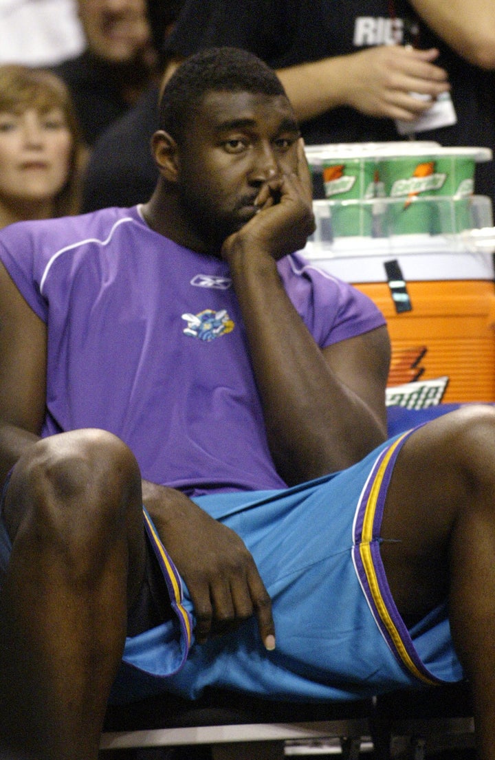 Robert Traylor Dead: Former NBA Player Found Dead In Apartment | HuffPost