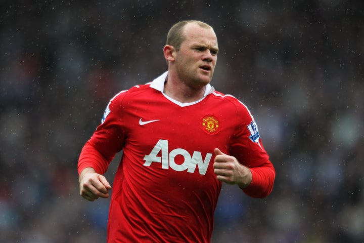 Wayne Rooney Threatens Fan On Twitter 