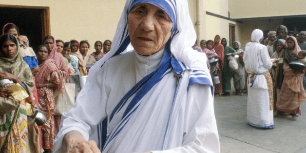 INDIA - DECEMBER 05: Mother Teresa of Calcutta (Mother Theresa) at her mission to aid poor, starving and suffering people in Calcutta, India (Photo by Tim Graham/Getty Images)