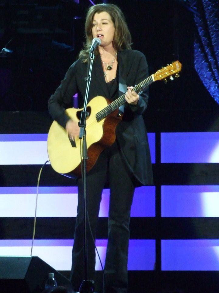 Description Amy Grant at the Peppermill Concert Hall in West Wendover, Nevada as part of her 20th anniversary Lead Me On tour. | ... 