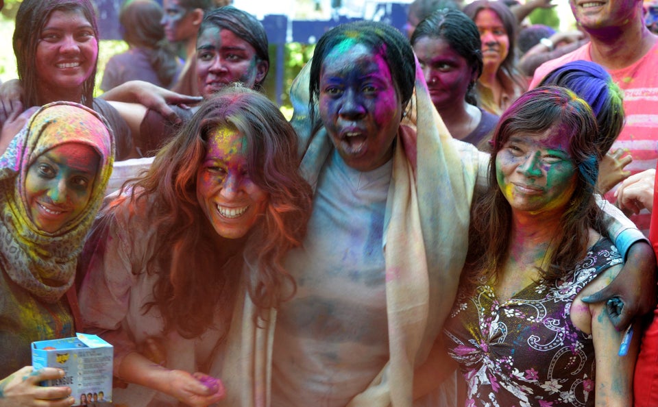 Oklahoman Holi Festival of Colors brought hundreds of people together