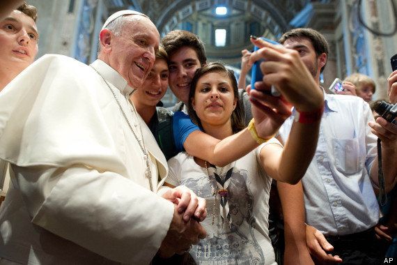 Pope Francis Selfie Blows Up Twitter