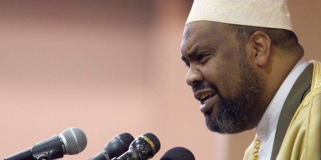 Imam Mohamed Magid, Executive Director of the All Dulles Area Muslim Society (ADAMS), speaks at a gathering of Washington-are
