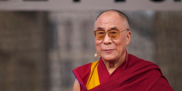 Der Dalai Lama zu Gast in Berlin. GroÃveranstaltung am Brandenburger Tor.