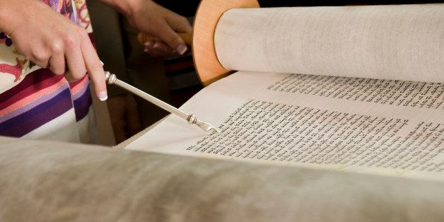 Reading of the Torah using a Torah pointer