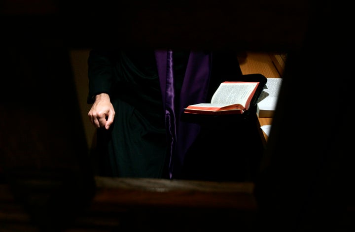 иерей иоанн островский. внешность священников. батюшка святослав мошенник видео. священник обвиняемый. иерей глеб грозовский переведен в вологодскую.