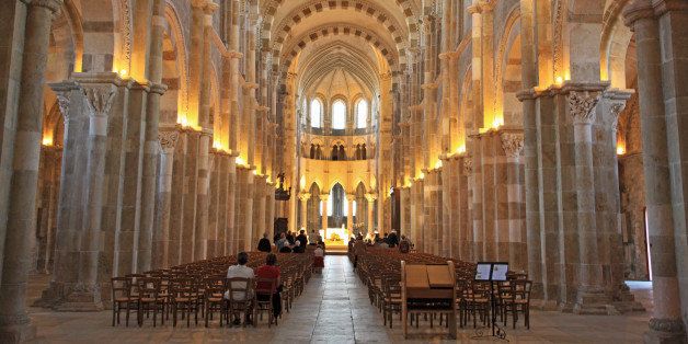 France, Burgundy, Yonne, VÃ©zelay, Basiica St Mary Magdalene, interior, UNESCO World Heritage