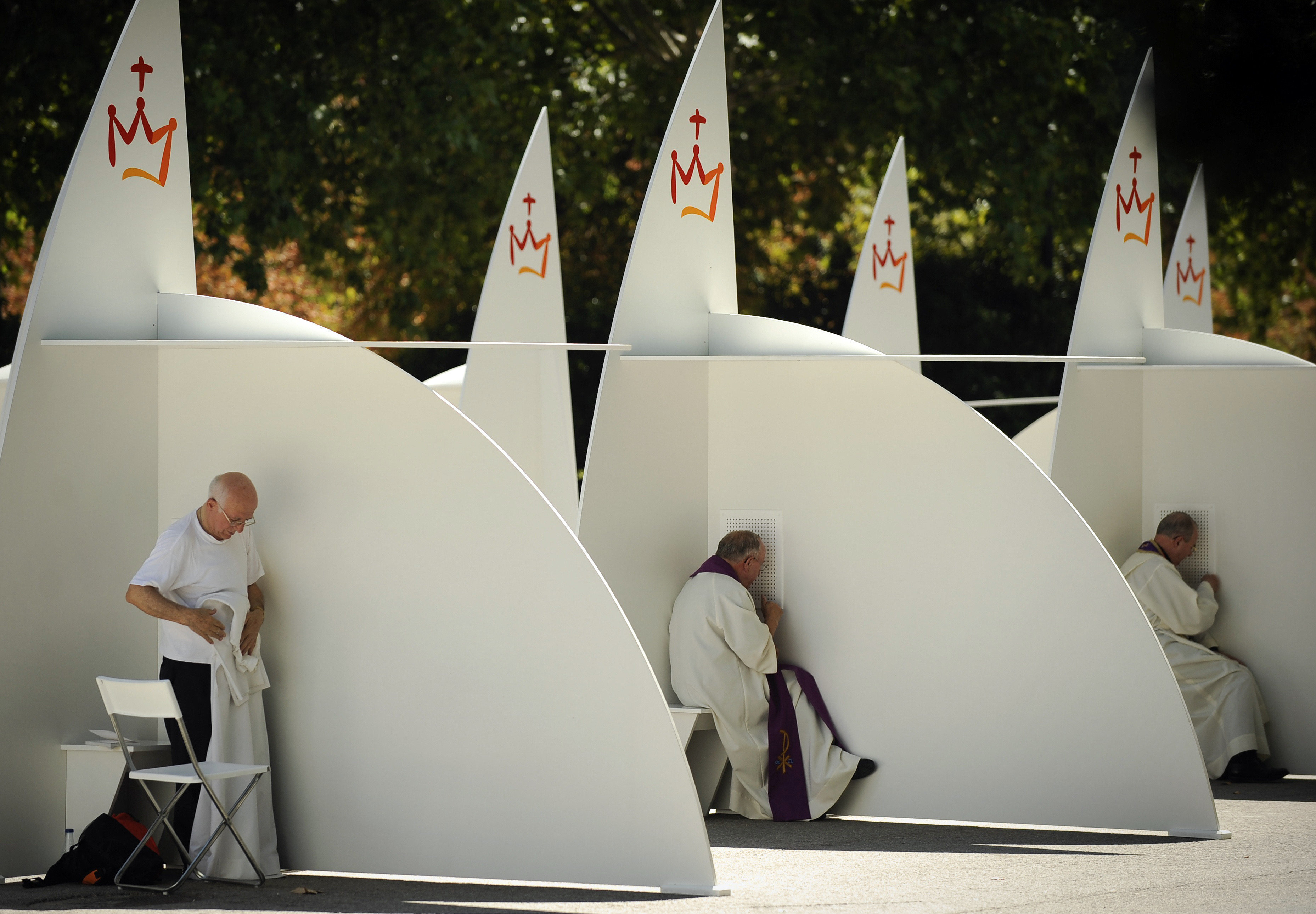 Catholic Priests Forgiving Abortion At World Youth Day Confessionals ...