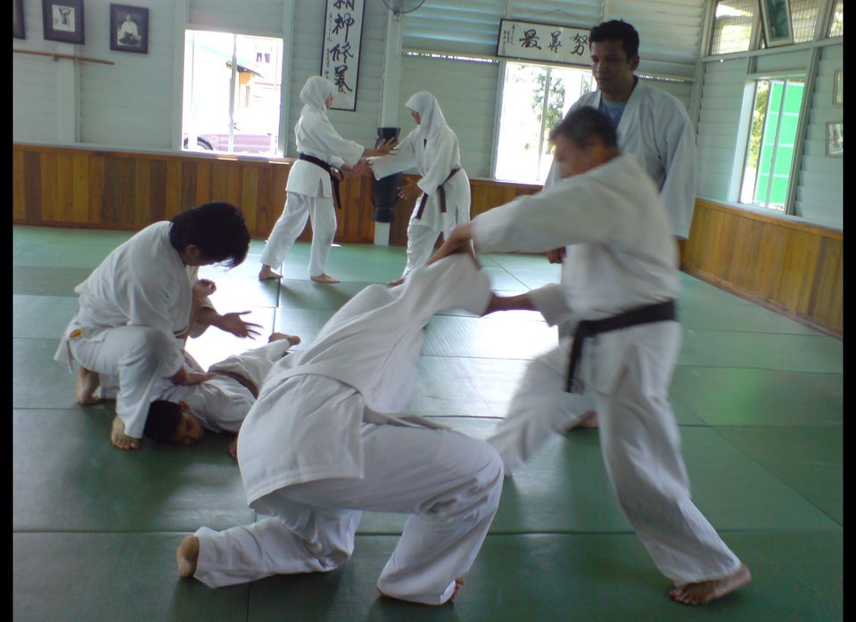 Muslim students practice Aikido techniques