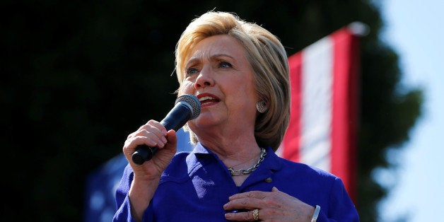 U.S. Democratic presidential candidate Hillary Clinton makes a campaign stop and speech in Los Angeles, California, United States June 6, 2016. REUTERS/Mike Blake 