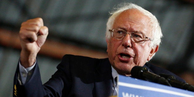 Democratic presidential candidate Sen. Bernie Sanders speaks at Barker Hangar on June 7, 2016 in Santa Monica, California.
S
