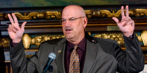 Minnesota Governor Jesse Ventura speaks to the media after appointingIndependent Dean Barkley as the senatorial replacement for PaulWellstone at the governor's office in the state capitol in St. Paul,Minnesota, November 4, 2002. Barkley ran for U.S. senate as anIndependent Party candidate in 1994 and 1996. Wellstone was killed in aplane crash October 25. REUTERS/Eric MillerEM