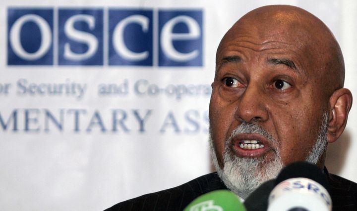 Kiev, UKRAINE: Special Co-ordinator of the Organization for Security and Cooperation in Europe (OSCE) Alcee Hastings makes a statement in Kiev, during his press conference, 27 March 2006. Observers from the OSCE Monday praised Ukraine's weekend parliamentary elections, saying they met democratic standards. AFP PHOTO / ALEXANDER NEMENOV (Photo credit should read ALEXANDER NEMENOV/AFP/Getty Images)