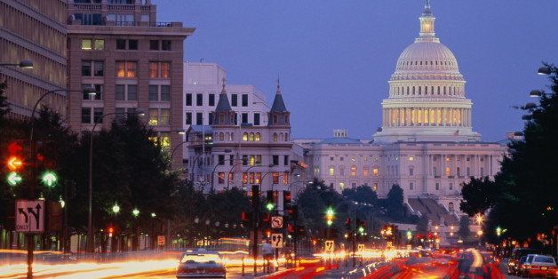 USA, Washington DC, Pennsylvania Avenue and Capitol building