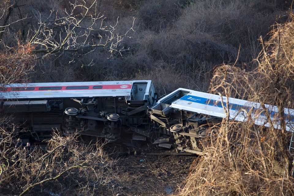 Metro-North train derails in New York City