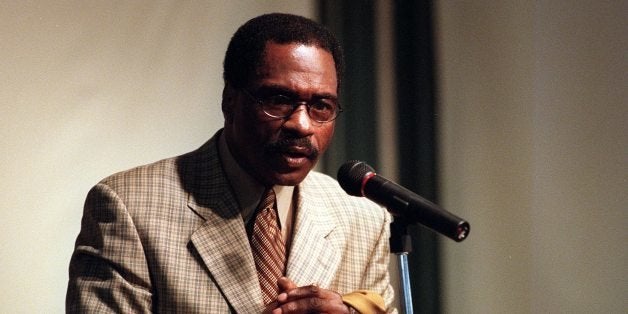 P 362420 06 Rubin 'Hurricane' Carter addresses the audience at the Barnes & Nobel bookstore in New York, January 4, 2000. Carter was there to promote his biography 'Hurricane'. He was wrongfully convicted of three murders in 1966 and spent 19 years in prison. (Photo by Evan Agostini/Liaison Agency)