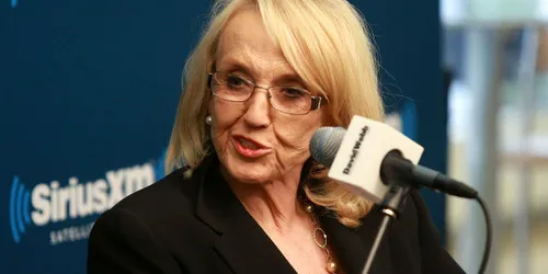 500px x 250px - Jan Brewer Signs Legislation To Discourage Revenge Porn In Arizona |  HuffPost Latest News