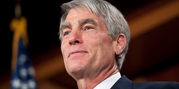 UNITED STATES Ð JANUARY 25: Sen. Mark Udall, D-Colo., speaks during the news conference on ending the practice of sitting div