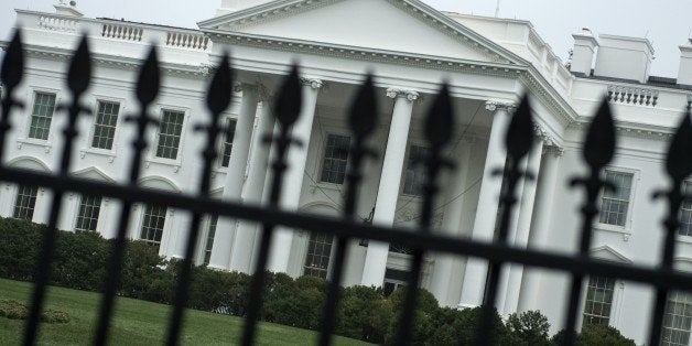 The White House is seen September 25, 2014 in Washington, DC. US Secret Service raised security after an intruder was able to