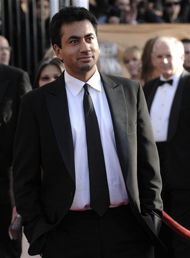 Kal Penn Officially Quits White House Job To Film Harold Kumar Sequel Huffpost