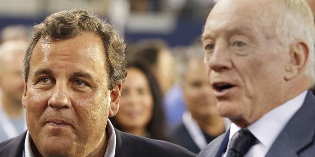 New Jersey Gov. Chris Christie and Dallas Cowboys owner Jerry Jones talk before the New York Giants play the Cowboys at AT&T