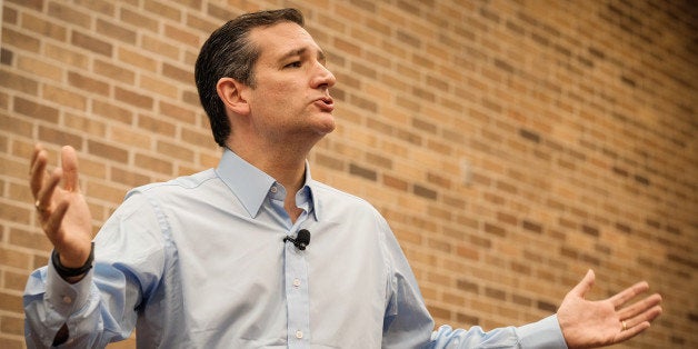SIOUX CITY, IOWA - APRIL 1: Senator Ted Cruz (R-TX) addresses voters during a town hall meeting at the Lincoln Center on the