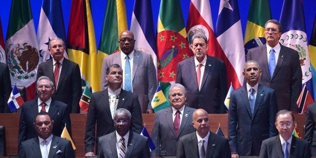 Cuba's President Raul Castro (L, middle row) and US President Barack Obama (R, middle row) are pictured with other leaders du