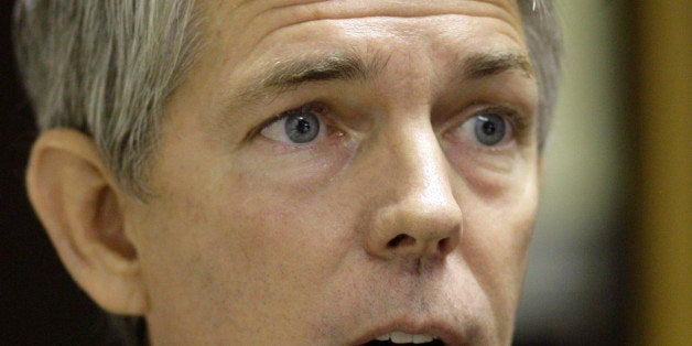 Republican activist David Barton, from Aledo, speaks before testifying to a meeting of the State Board of Education where it began hearings on a new social studies curriculum Thursday, Sept. 17, 2009, in Austin, Texas. The months-long process will set classroom standards for Texas teachers for the next decade. (AP Photo/Harry Cabluck)