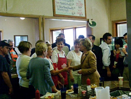 Iowa Waitress Speaks Out: I Didn't Get Tip From Clinton, Media Has Misplaced