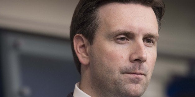 Press Secretary Josh Earnest speaks during the daily briefing at the White House in Washington, DC, on May 19, 2015. AFP PHOT