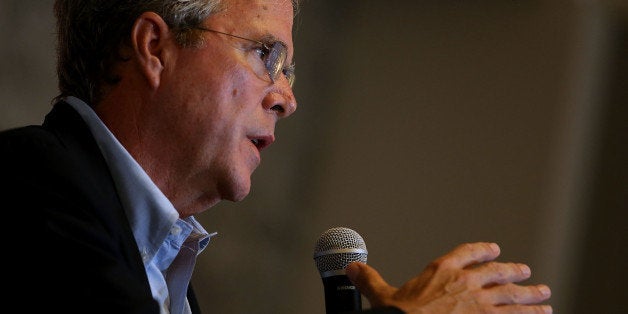 SAN FRANCISCO, CA - JULY 16: Republican presidential candidate and former Florida governor Jeb Bush speaks to workers at Thu