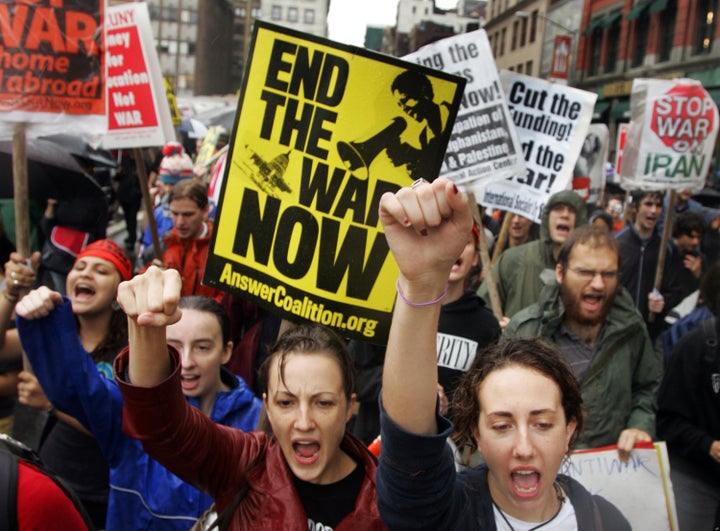 Ellsberg, Other Anti-War Protesters To Chain Themselves To White House ...