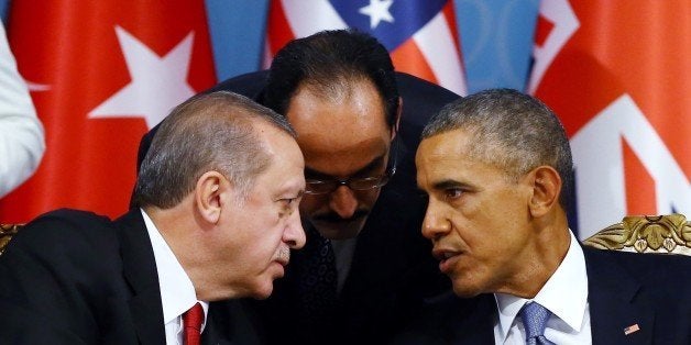 ANTALYA, TURKEY - NOVEMBER 15: Turkish President Recep Tayyip Erdogan (L) and US President Barack Obama (R) attend a working dinner on the 'Global Changes: Terrorim, Refugee Crisis' during the G20 Turkey Leaders Summit on November 15, 2015 in Antalya, Turkey. (Photo by Kayhan Ozer/Anadolu Agency/Getty Images)