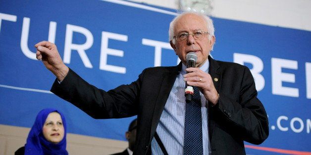 Democratic U.S. presidential candidate Bernie Sanders speaks at a town hall event in Milwaukee, Wisconsin April 2, 2016. REUTERS/Mark Kauzlarich