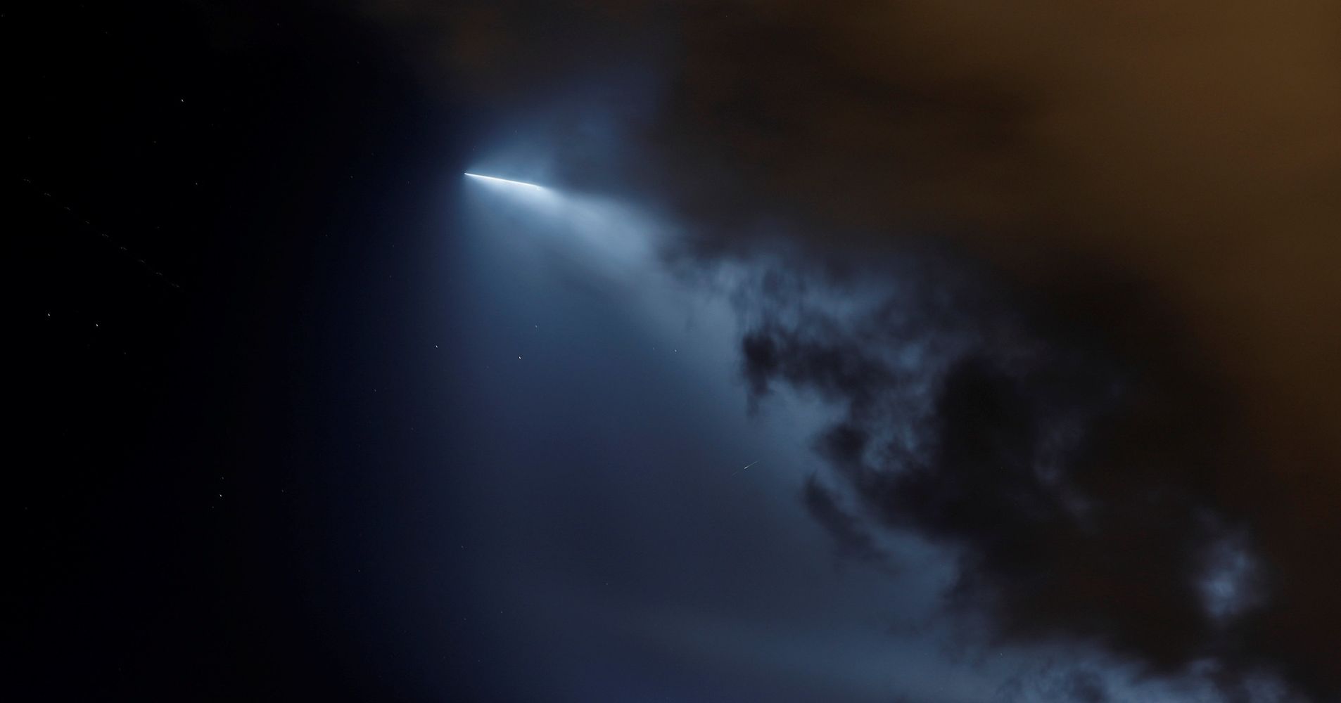 SpaceX Rocket Launch (Not Aliens) Lights Up The Night Sky Above ...