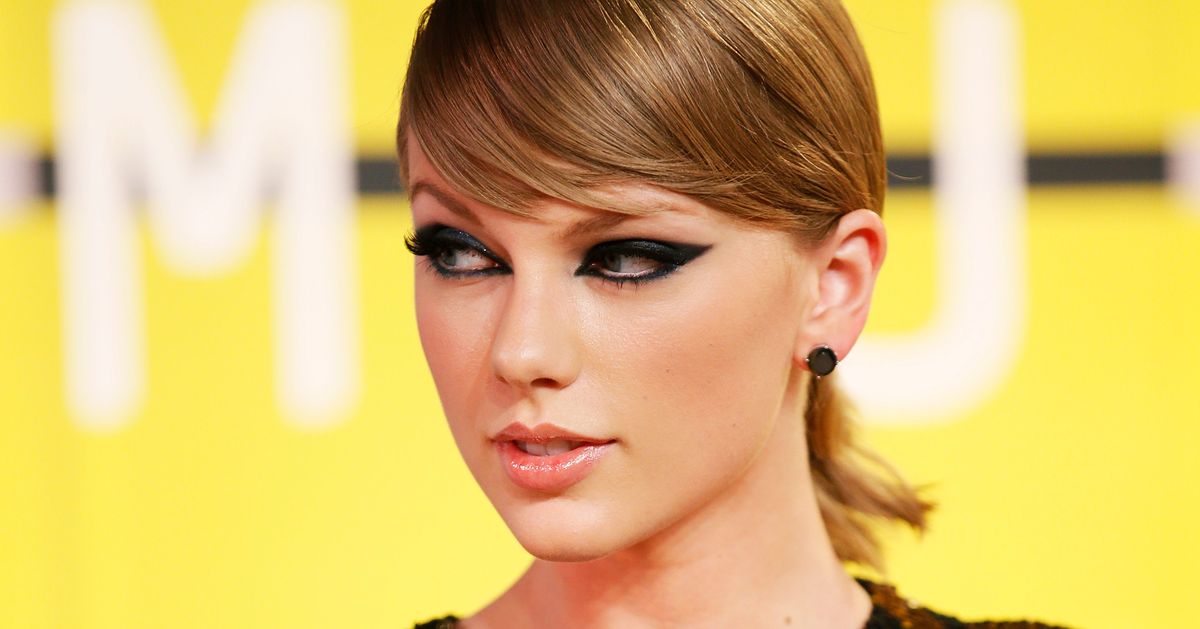Mike Huckabee Dismisses Taylor Swift's Political Endorsement Because '13-Year-Old Girls' Can't Vote