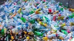 Greenpeace: Coca Cola, Pepsi και Nestle παράγουν τα περισσότερα πλαστικά απορρίμματα