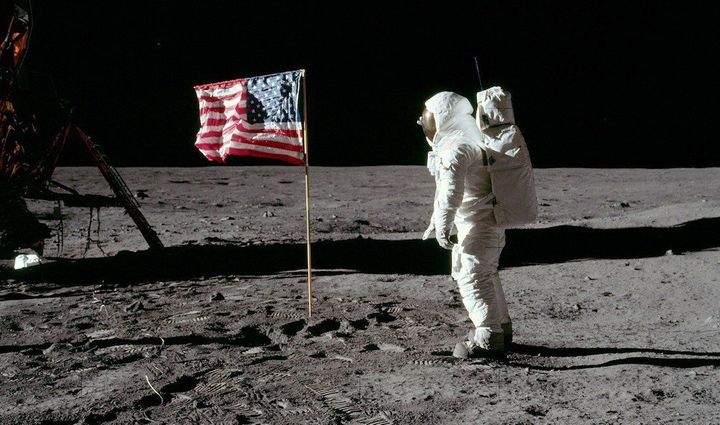 No, "First Man" does not show Neil Armstrong or Buzz Aldrin planting the American flag on the moon. But the Stars and Stripes still get plenty of screen time.