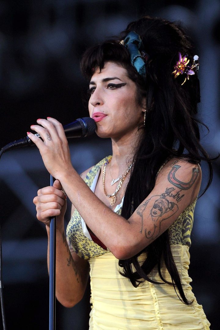 <strong> Amy Winehouse</strong>