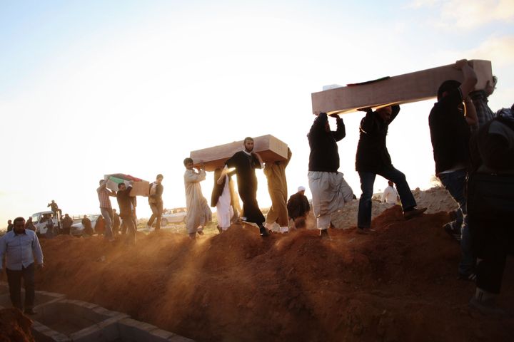 Φωτογραφία αρχείου από προηγούμενη ανακάλυψη μαζικού τάφου στην Βεγγάζη της Λιβύης